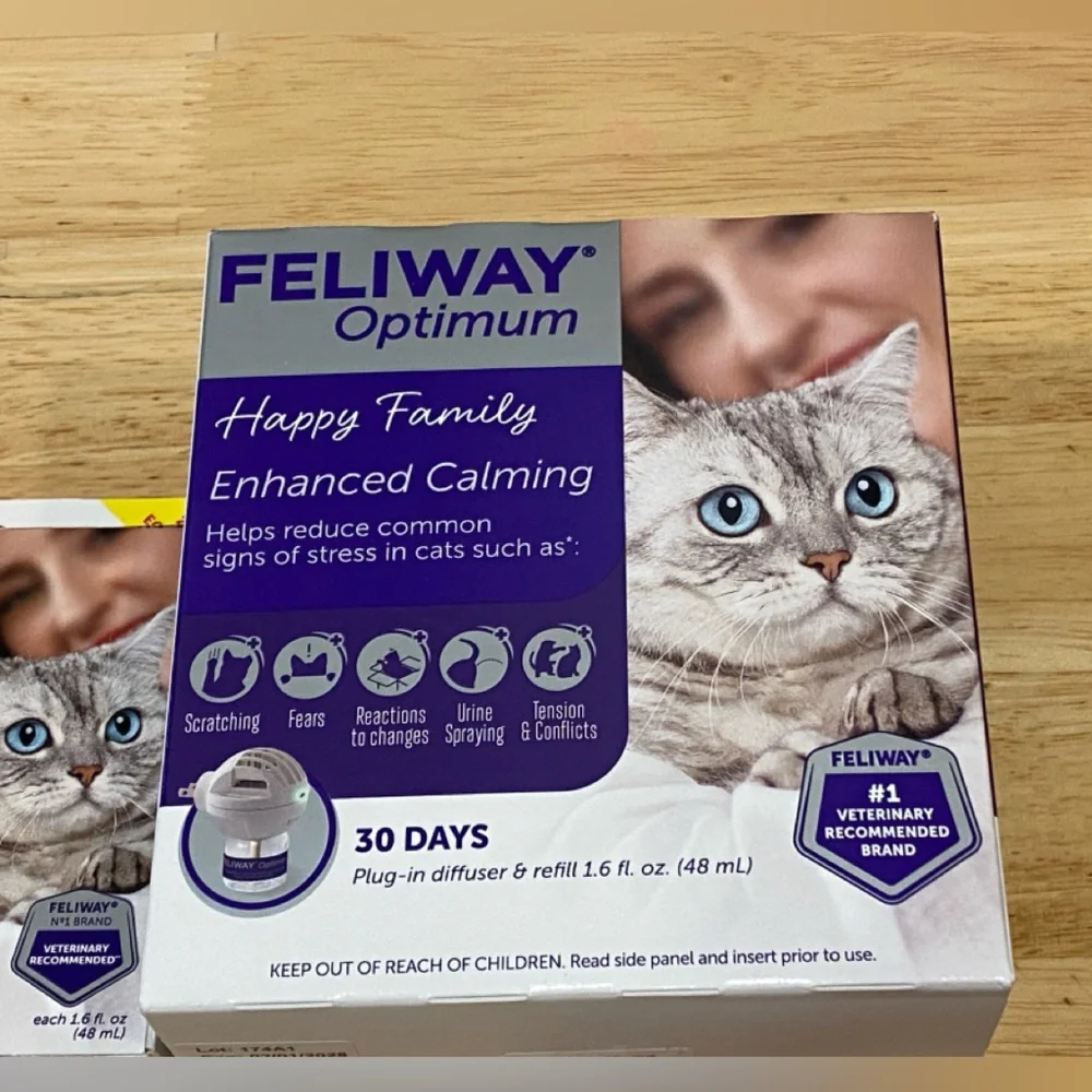 Feliway Optimum Happy Family diffuser kit with 3 refills new sealed for cats - Picture 3 of 7